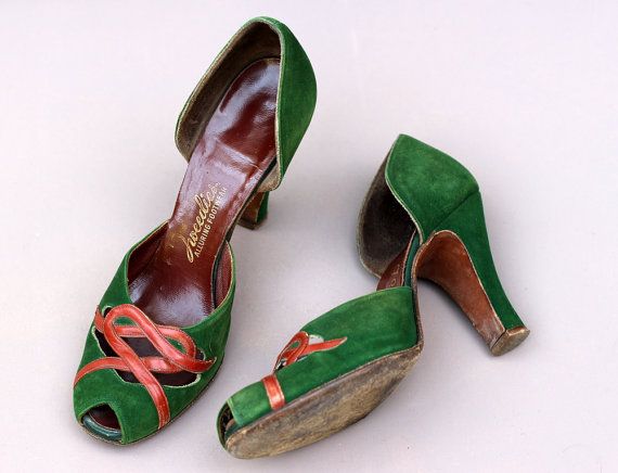 Peep toe shoe