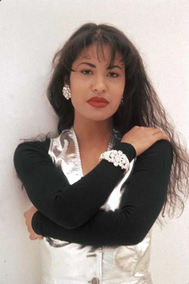 Selena Quintanilla Looks icónicos