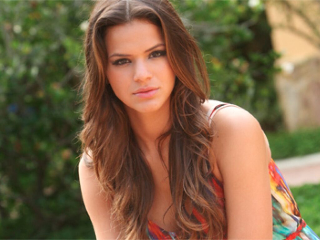 Bruna Marquezine