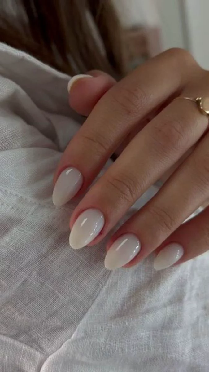milk nails tendencia
