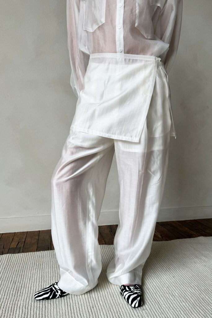 Pantalones traslúcidos 