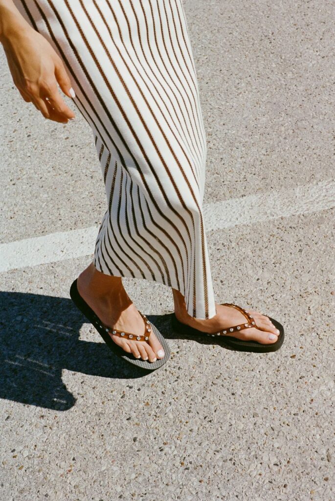 sandalias de tachuelas